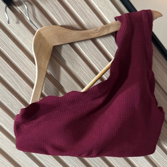 Women's Burgundy Sports Bra - Picture 4 of 9
